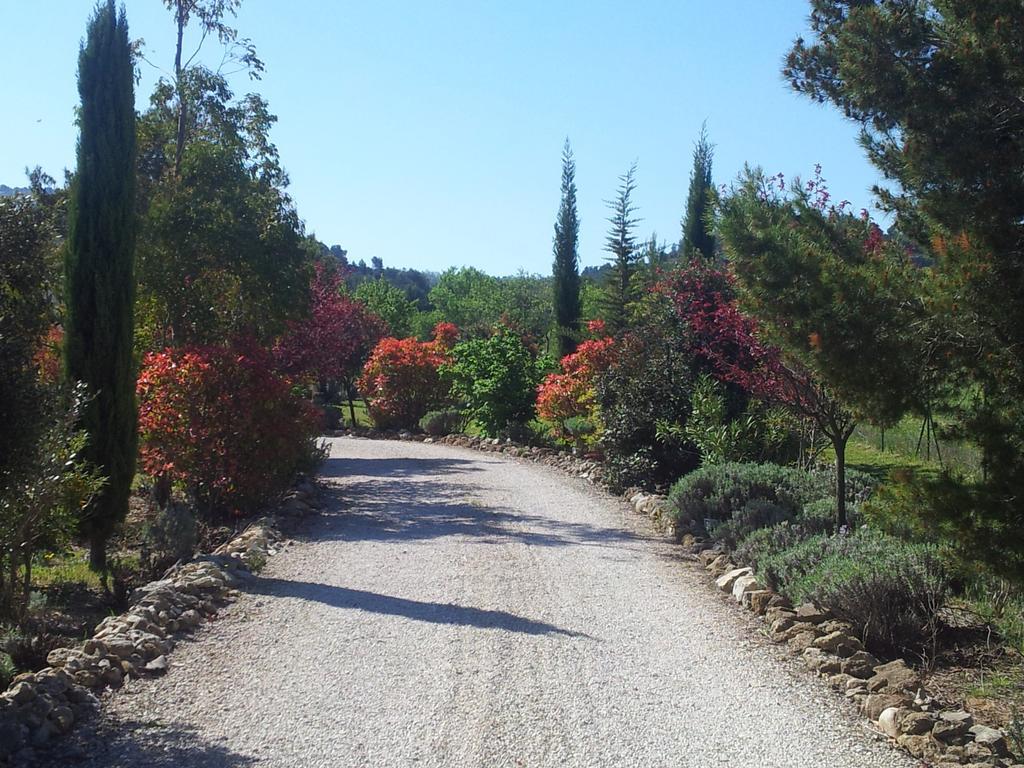 לינה וארוחת בוקר Alleins Lamanderie En Provence מראה חיצוני תמונה