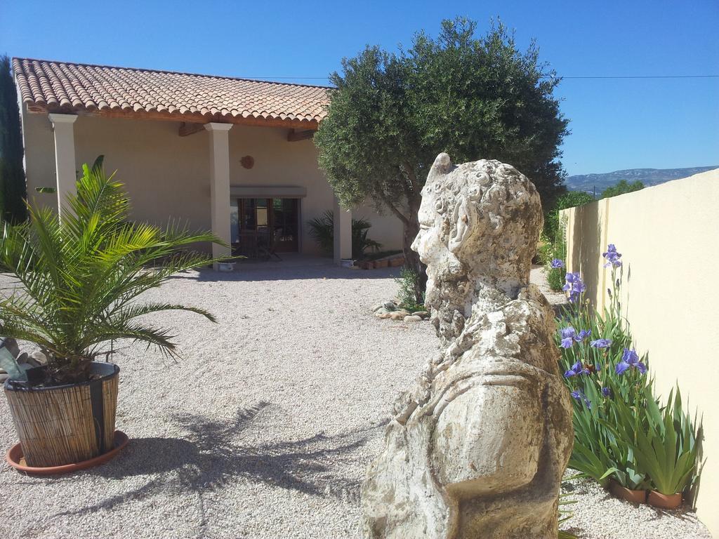 לינה וארוחת בוקר Alleins Lamanderie En Provence מראה חיצוני תמונה